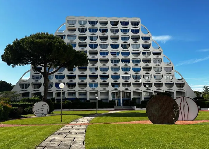 Spacieux Cabine-parking Gratuit-clim-proche Centre & Mer-vue Port Lgm لا غراند موت